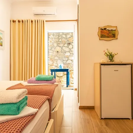 Hotel Sofia's Cozy Himare